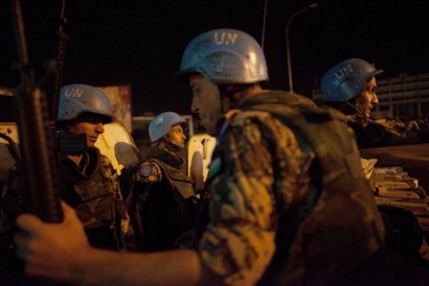 Abidjan: les Casques bleus ripostent à l`attaque du QG de Ouattara